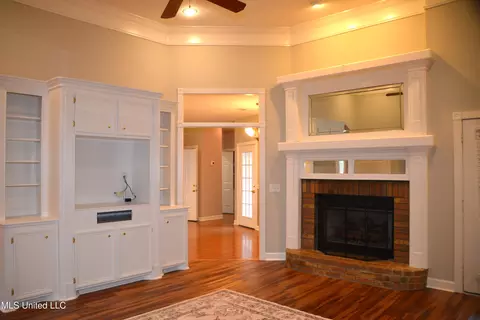 Living - 105 Fox Run Rd, Brandon, MS 39047 photo 2 of 3