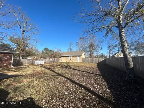 Exterior - 105 Fox Run Rd, Brandon, MS 39047 photo 4 of 4