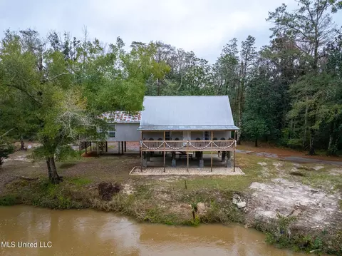 13240 River Rd, Gulfport, MS 39503