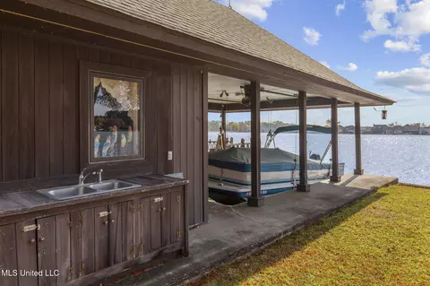 Exterior - 108 Cove Ln, Madison, MS 39110 photo 11 of 21