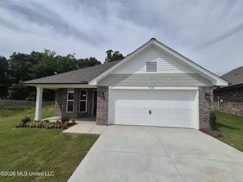 Exterior - 7720 Ferndale Dr, Olive Branch, MS 38654 photo 2 of 3