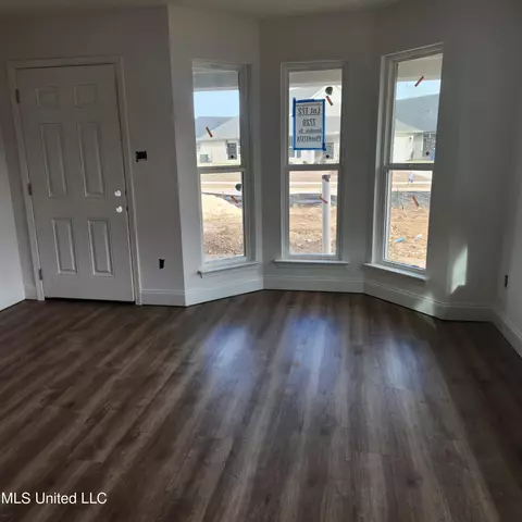 Living - 7720 Ferndale Dr, Olive Branch, MS 38654 photo 2 of 2