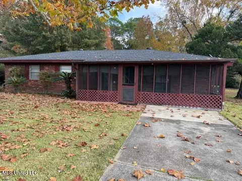 10604 Oak St, Vancleave, MS 39565