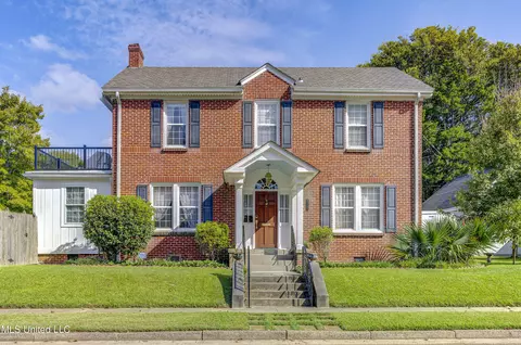 2203 Wilson St, Vicksburg, MS 39180