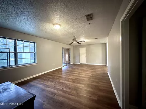 Living - 109 11th St, Mccomb, MS 39648 photo 1 of 2