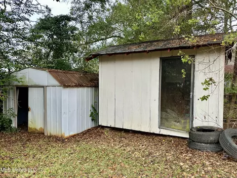 Exterior - 109 11th St, Mccomb, MS 39648 photo 3 of 3