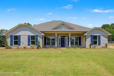 214 Farley Rd, Byhalia, MS 38611
