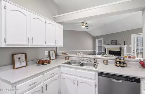 Kitchen - 5841 Blocker St, Olive Branch, MS 38654 photo 2 of 3