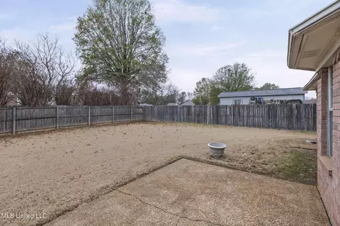 Exterior - 5841 Blocker St, Olive Branch, MS 38654 photo 2 of 3