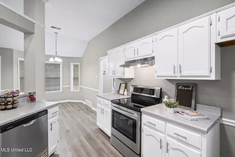 Kitchen - 5841 Blocker St, Olive Branch, MS 38654 photo 3 of 3