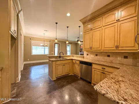 Kitchen - 961 Willow Grande Cir, Brandon, MS 39047 photo 2 of 3