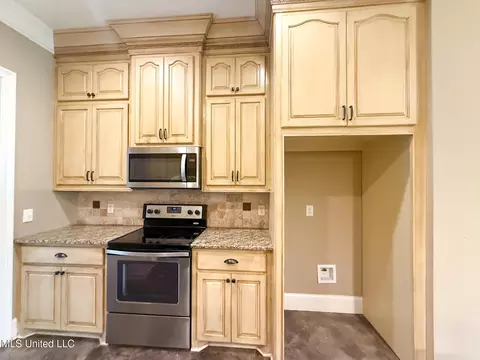 Kitchen - 961 Willow Grande Cir, Brandon, MS 39047 photo 3 of 3