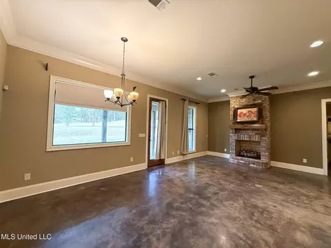 Living - 961 Willow Grande Cir, Brandon, MS 39047 photo 2 of 2