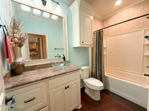 Bath - 961 Willow Grande Cir, Brandon, MS 39047 photo 5 of 5