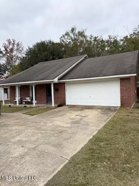 2311 Paul Harvey Ave, Pascagoula, MS 39567