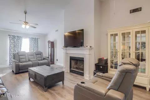 Living - 2082 Juniper Dr, Biloxi, MS 39532 photo 1 of 1