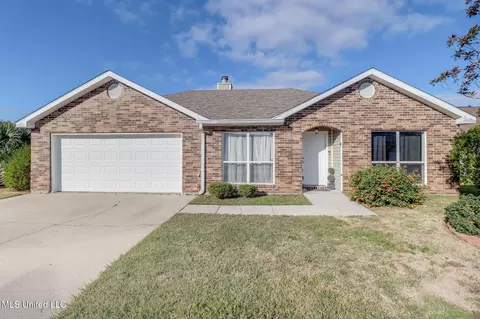 Exterior - 2082 Juniper Dr, Biloxi, MS 39532 photo 2 of 4