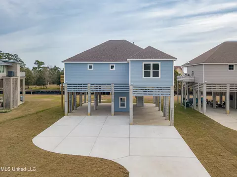 1324 Enos St, Diamondhead, MS 39525