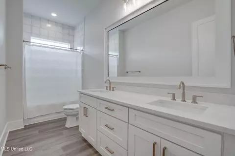 Bath - 1324 Enos St, Diamondhead, MS 39525 photo 7 of 7
