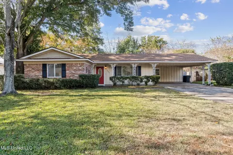 2807 Belair St, Pascagoula, MS 39567