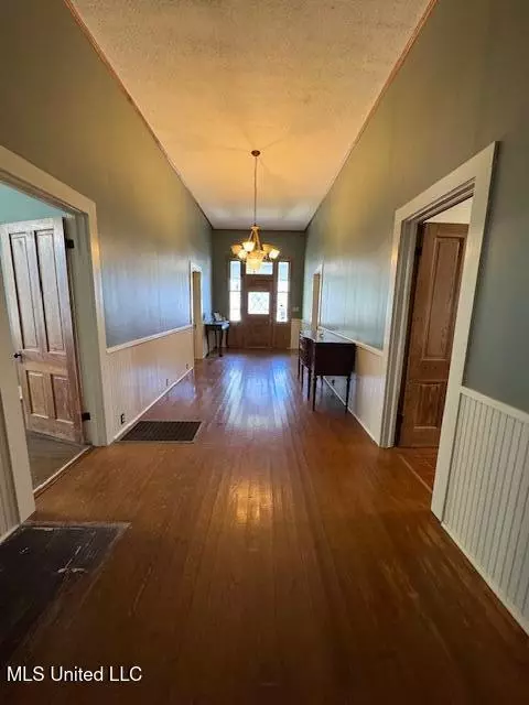 Entry Way - 510 Union St, Gloster, MS 39638 photo 2 of 2