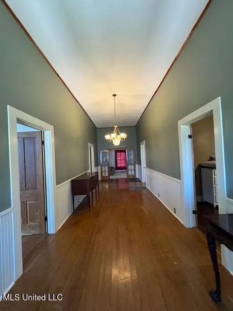 Entry Way - 510 Union St, Gloster, MS 39638 photo 1 of 2