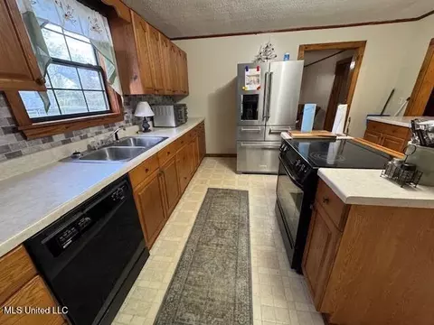 Kitchen - 510 Union St, Gloster, MS 39638 photo 2 of 4