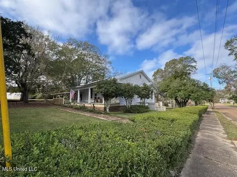 510 Union St, Gloster, MS 39638