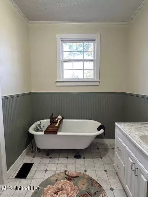 Bath - 510 Union St, Gloster, MS 39638 photo 3 of 5