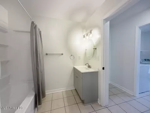 Bath - 116 Mccaughan Ave, Long Beach, MS 39560 photo 2 of 3