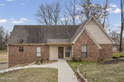 Exterior - 4441 Big Horn Dr, Nesbit, MS 38651 photo 3 of 9