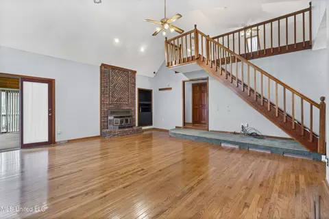 Living - 4441 Big Horn Dr, Nesbit, MS 38651 photo 1 of 7