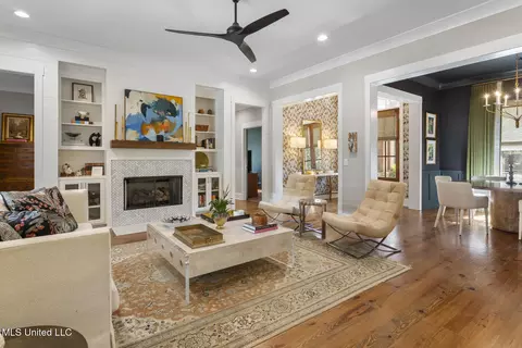 Living - 2342 Wild Valley Dr, Jackson, MS 39211 photo 2 of 3