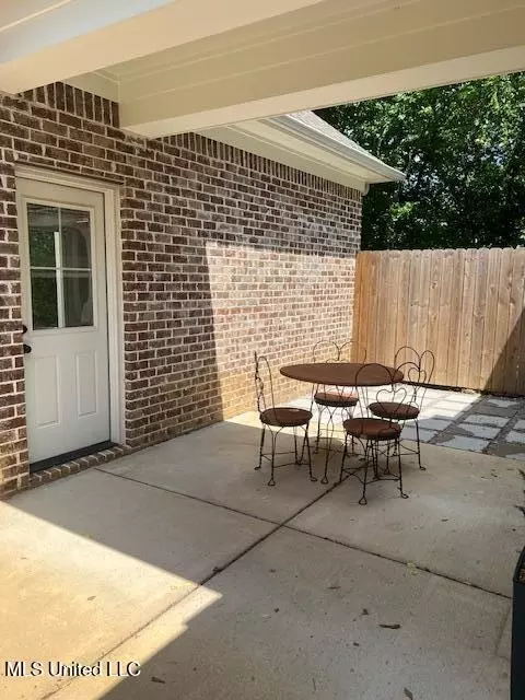 Exterior - 186 E South St, Hernando, MS 38632 photo 4 of 5