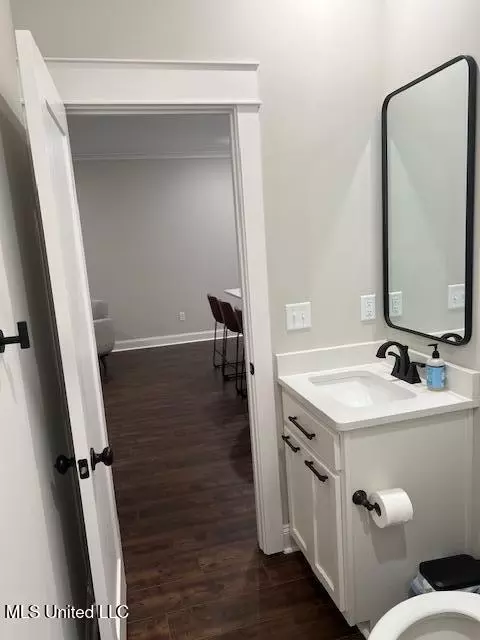 Bath - 186 E South St, Hernando, MS 38632 photo 5 of 6