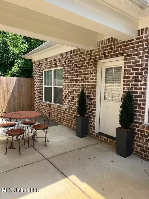 Exterior - 186 E South St, Hernando, MS 38632 photo 3 of 5
