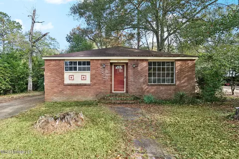 612 W New York Ave, Mccomb, MS 39648