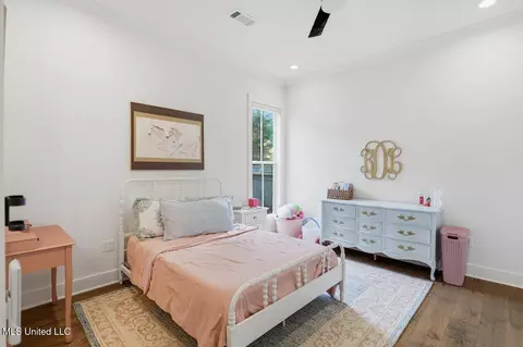 Bedroom - 246 Arbor Trl, Brandon, MS 39047 photo 4 of 5