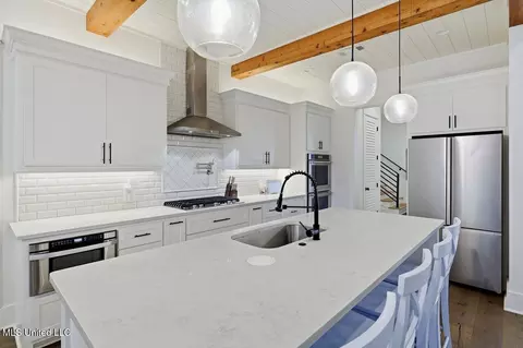 Kitchen - 246 Arbor Trl, Brandon, MS 39047 photo 1 of 4