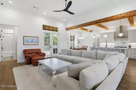 Living - 246 Arbor Trl, Brandon, MS 39047 photo 1 of 2