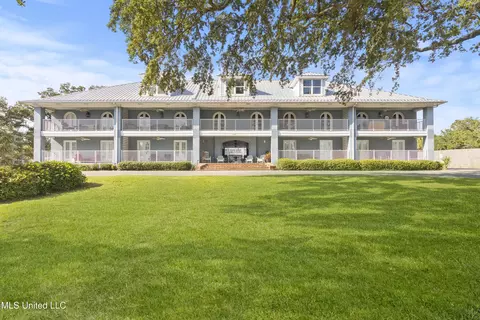 1282 Beach Blvd #220, Biloxi, MS 39530
