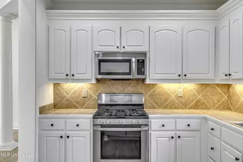Kitchen - 1116 Ellington Ct, Brandon, MS 39042 photo 5 of 6