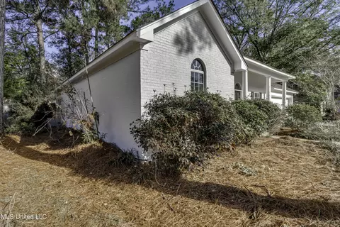 Exterior - 1116 Ellington Ct, Brandon, MS 39042 photo 6 of 11