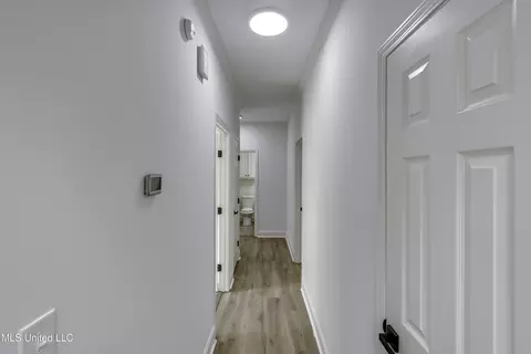 Entry Way - 1116 Ellington Ct, Brandon, MS 39042 photo 2 of 3