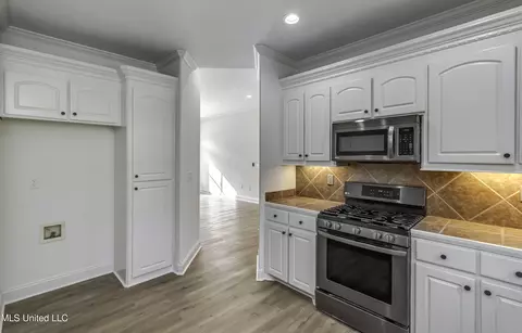 Kitchen - 1116 Ellington Ct, Brandon, MS 39042 photo 2 of 6