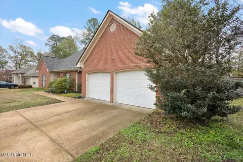 437 Old Town Cir, Brandon, MS 39042 photo 3