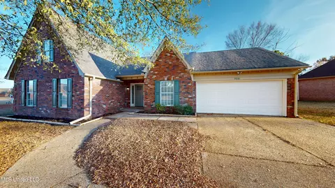9081 Lakeside Dr, Olive Branch, MS 38654