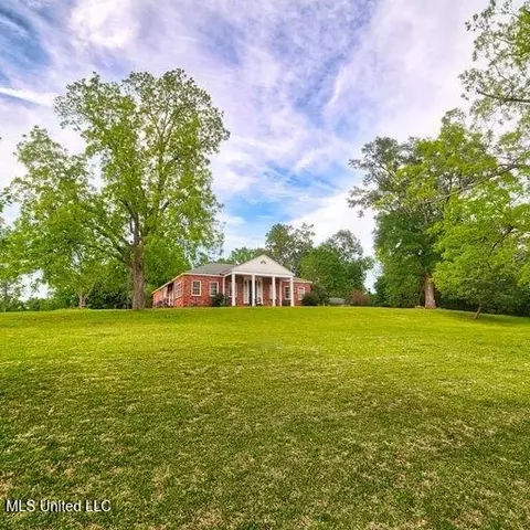 324 N Clifton Ave, Natchez, MS 39120