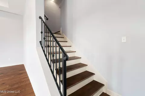 Entry Way - 4809 Bakersfield Dr, Nesbit, MS 38651 photo 6 of 6