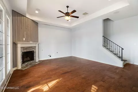 Living - 4809 Bakersfield Dr, Nesbit, MS 38651 photo 4 of 4